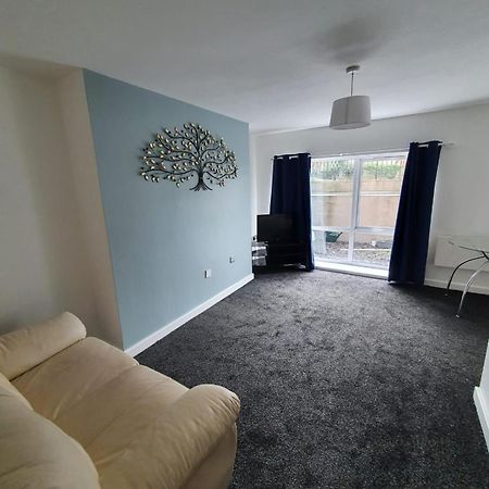 Quiet 2 Bedroom Flat In Darlington With Free Parking, Wi-Fi And More מראה חיצוני תמונה
